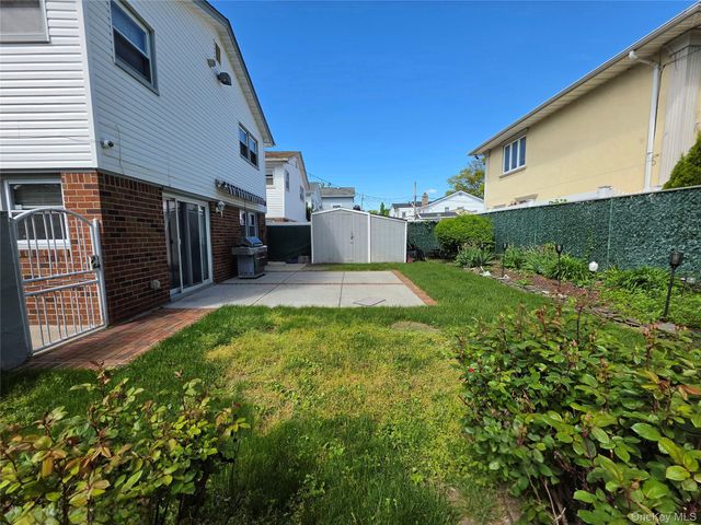 90-17 165th Avenue, Howard Beach, NY 11414