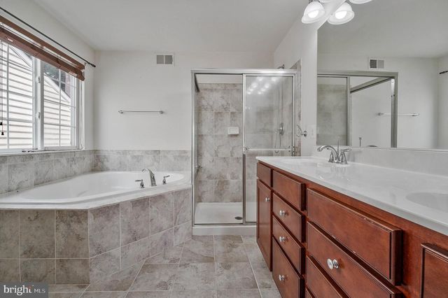 3461 EAGLE RIDGE DR, Woodbridge, VA 22191