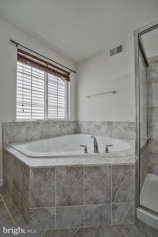 3461 EAGLE RIDGE DR, Woodbridge, VA 22191