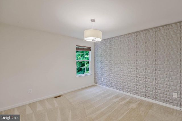 3461 EAGLE RIDGE DR, Woodbridge, VA 22191