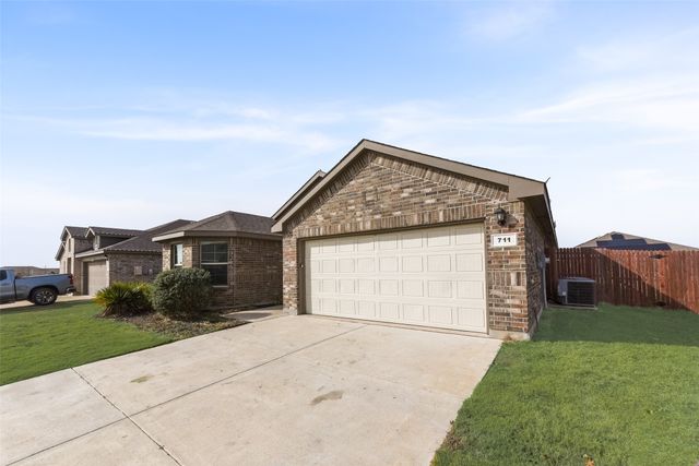711 Durango Lane, Cleburne, TX 76033