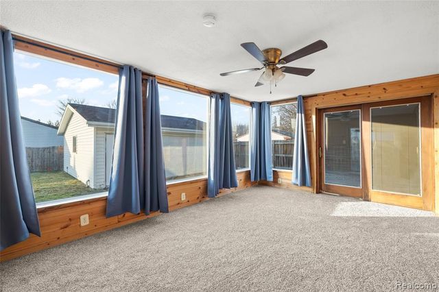 27228 Weddel Avenue, Brownstown, MI 48183