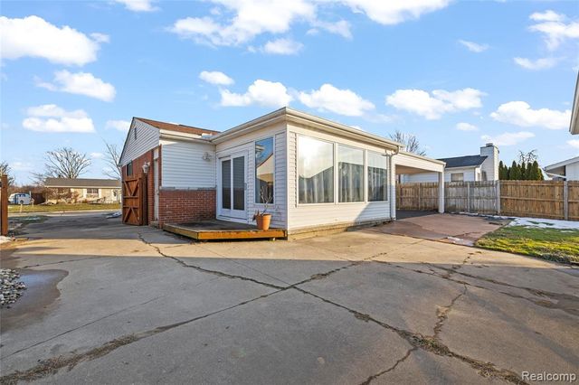 27228 Weddel Avenue, Brownstown, MI 48183