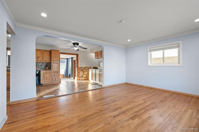 27228 Weddel Avenue, Brownstown, MI 48183