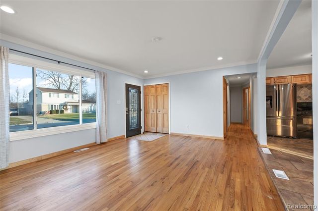 27228 Weddel Avenue, Brownstown, MI 48183