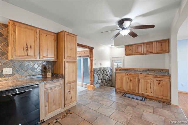 27228 Weddel Avenue, Brownstown, MI 48183