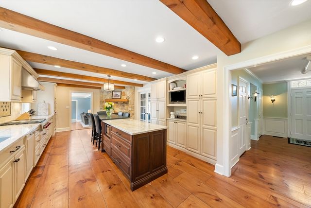 23 Old Farm Rd, Hopkinton, MA 01748