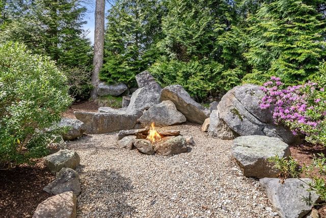 23 Old Farm Rd, Hopkinton, MA 01748