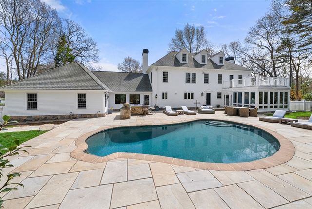 23 Old Farm Rd, Hopkinton, MA 01748
