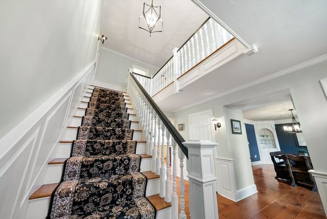 23 Old Farm Rd, Hopkinton, MA 01748