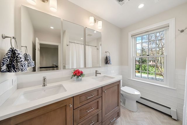 23 Old Farm Rd, Hopkinton, MA 01748