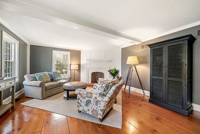 23 Old Farm Rd, Hopkinton, MA 01748