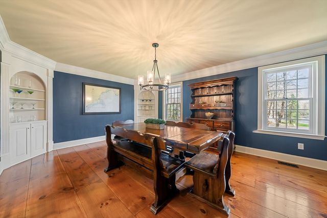 23 Old Farm Rd, Hopkinton, MA 01748