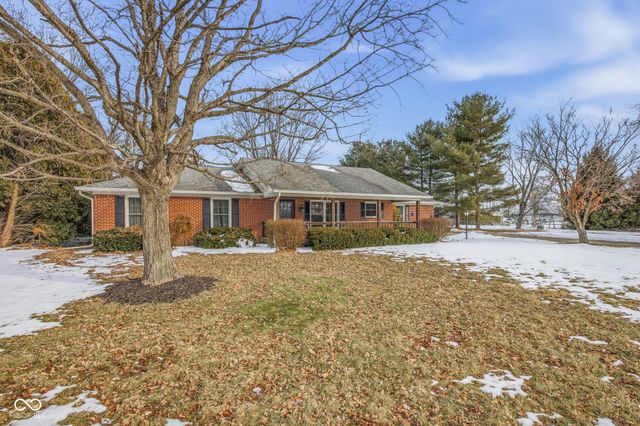 11066 N Eagles Nest Court, Fairland, IN 46126