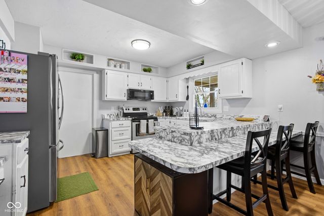 11066 N Eagles Nest Court, Fairland, IN 46126