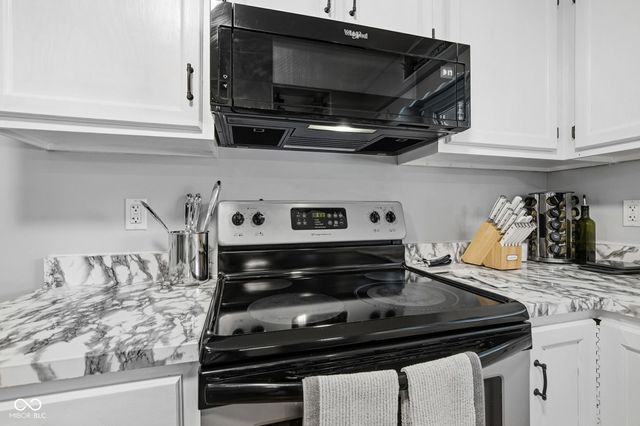 11066 N Eagles Nest Court, Fairland, IN 46126