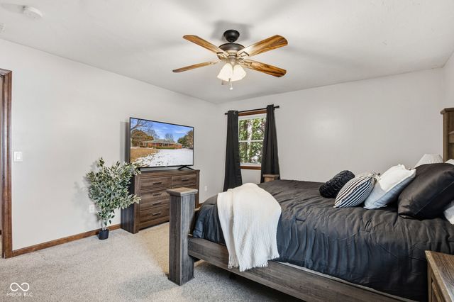 11066 N Eagles Nest Court, Fairland, IN 46126