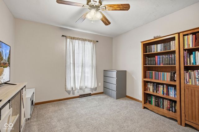 11066 N Eagles Nest Court, Fairland, IN 46126