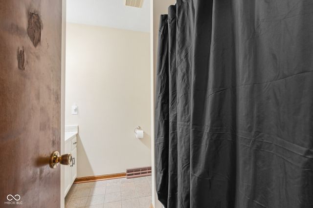 11066 N Eagles Nest Court, Fairland, IN 46126