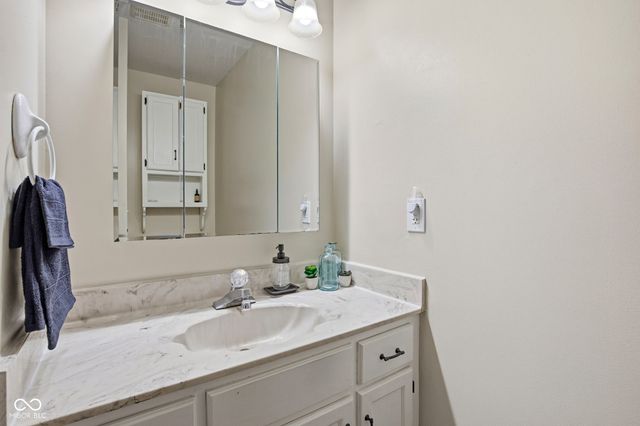 11066 N Eagles Nest Court, Fairland, IN 46126