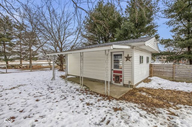 11066 N Eagles Nest Court, Fairland, IN 46126