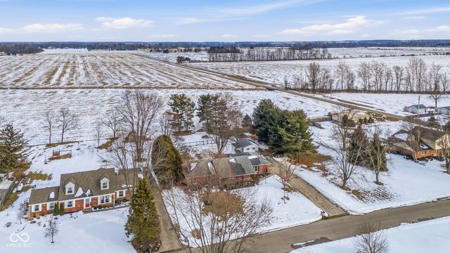 11066 N Eagles Nest Court, Fairland, IN 46126