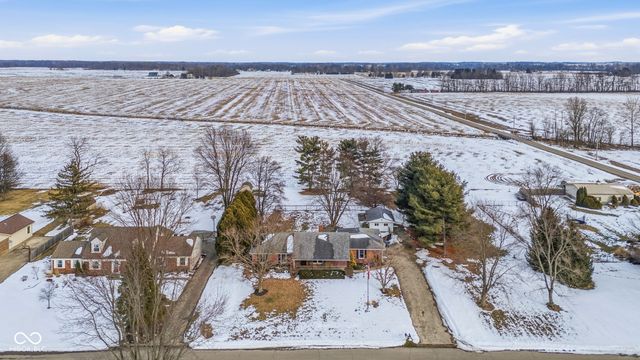 11066 N Eagles Nest Court, Fairland, IN 46126