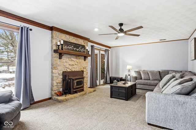 11066 N Eagles Nest Court, Fairland, IN 46126