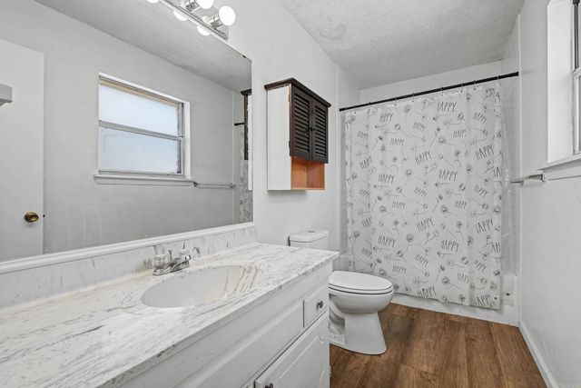 220 Cooper Street, Hot Springs, AR 71913