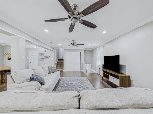 9 Golden Oak Cove, Little Rock, AR 72212