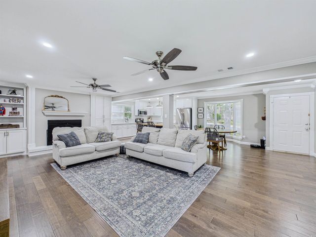 9 Golden Oak Cove, Little Rock, AR 72212