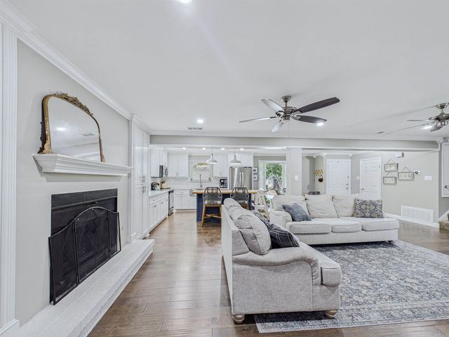 9 Golden Oak Cove, Little Rock, AR 72212