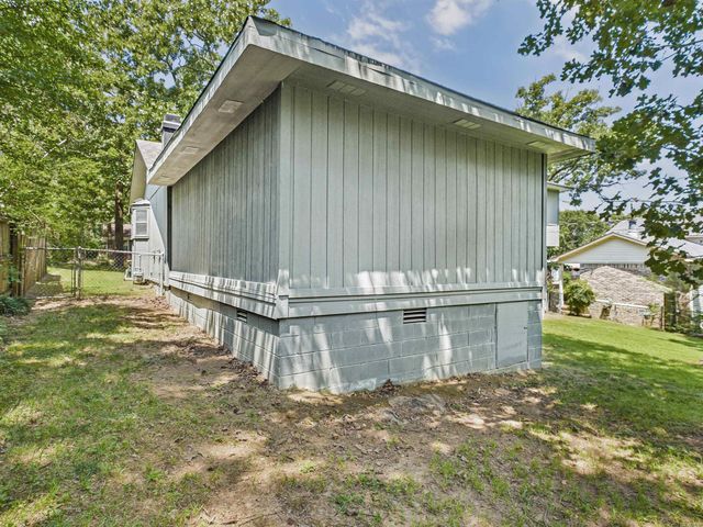 9 Golden Oak Cove, Little Rock, AR 72212
