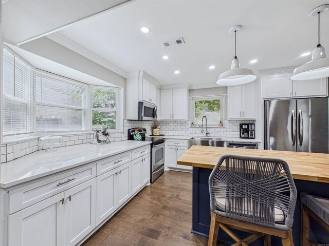 9 Golden Oak Cove, Little Rock, AR 72212
