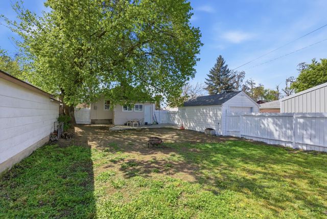403 E Sanson Ave, Spokane, WA 99208