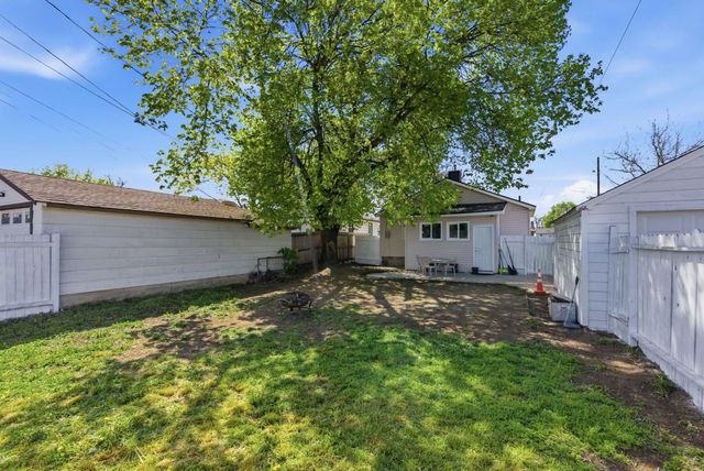403 E Sanson Ave, Spokane, WA 99208