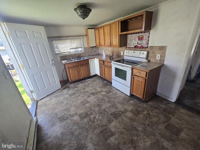 60 E RAILROAD AVE, Selbyville, DE 19975