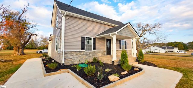 19 Holcombe Road, Piedmont, SC 29673