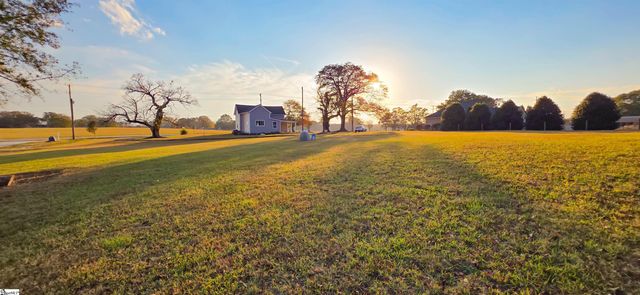 19 Holcombe Road, Piedmont, SC 29673