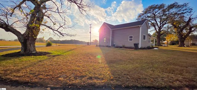 19 Holcombe Road, Piedmont, SC 29673