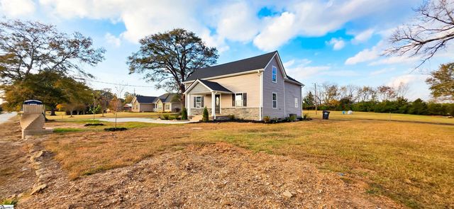 19 Holcombe Road, Piedmont, SC 29673
