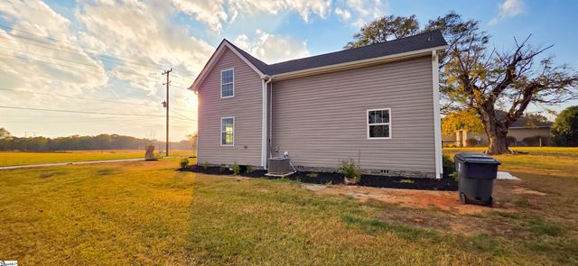 19 Holcombe Road, Piedmont, SC 29673