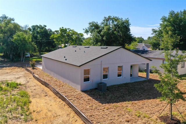 110 FRUITWOOD AVENUE, Eustis, FL 32726