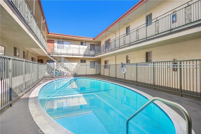 4055 W 129th St, Hawthorne, CA 90250