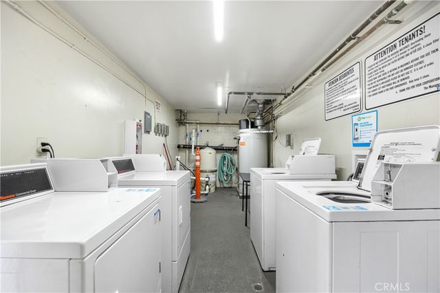 4055 W 129th St, Hawthorne, CA 90250