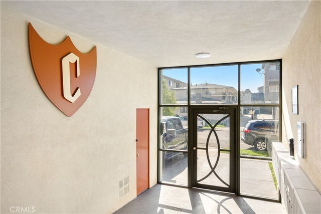 4055 W 129th St, Hawthorne, CA 90250