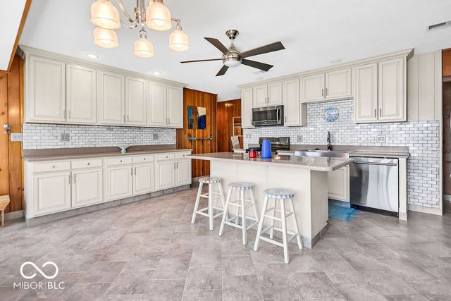 7600 N Blue Heron Drive, Unionville, IN 47468