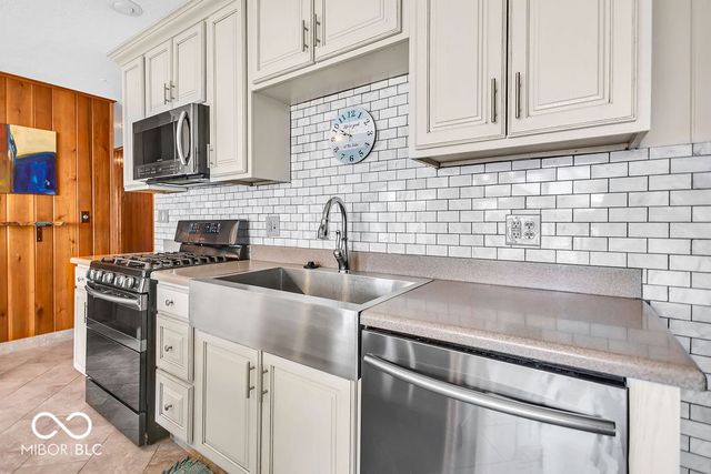 7600 N Blue Heron Drive, Unionville, IN 47468