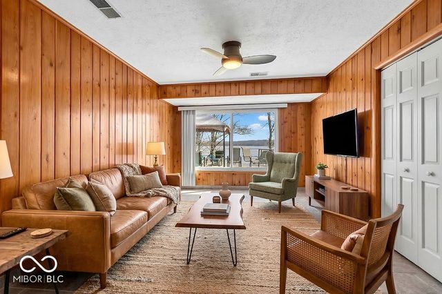 7600 N Blue Heron Drive, Unionville, IN 47468