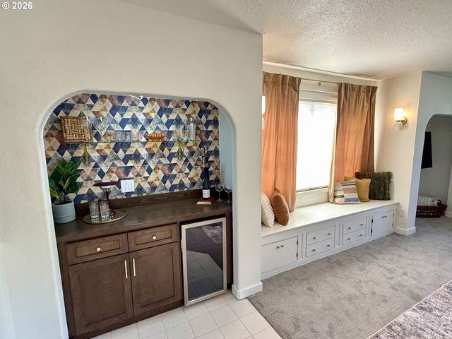 240 Nw BAKER CREEK Rd, Mc Minnville, OR 97128